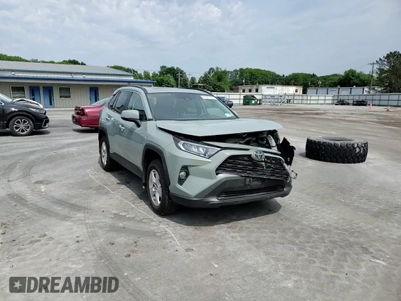 2020 Toyota RAV4 XLE with VIN 2T3P1RFV0LW130251, listed as a Copart auction lot 60625775 with 82,985 mi miles and Salvage title. Bid and sale history available at DreamBid. Image 14.
