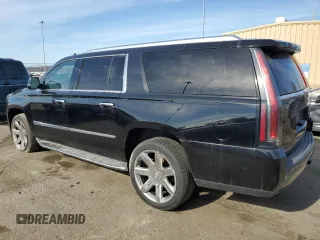 2015 Cadillac Escalade ESV Luxury z VIN 1GYS4SKJ9FR638468, wystawiony jako Copart lot #44035545 z przebiegiem 191 761 mil mil oraz Szkody całkowita. Historia ofert i sprzedaży dostępna na DreamBid. Obrazek 2.