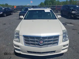 2008 Cadillac STS RWD z VIN 1G6DZ67A580168157, wystawiony jako IAAI lot #42133003 z przebiegiem 133 928 mil mil oraz . Historia ofert i sprzedaży dostępna na DreamBid. Obrazek 12.