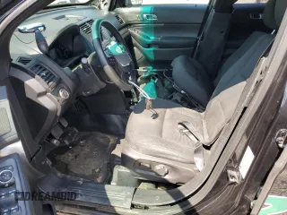 2017 Ford Police Interceptor Utility z VIN 1FM5K8AR8HGB54305, wystawiony jako Copart lot #54392105 z przebiegiem 172 978 mil mil oraz Szkoda całkowita • Salvage title. Historia ofert i sprzedaży dostępna na DreamBid. Obrazek 7.