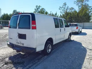 2008 Chevrolet Express Cargo Van with VIN 1GCGG25C281182749, listed as a IAAI auction lot 41686625 with 222,625 mi miles. Bid and sale history available at carsss.com. Image 4.
