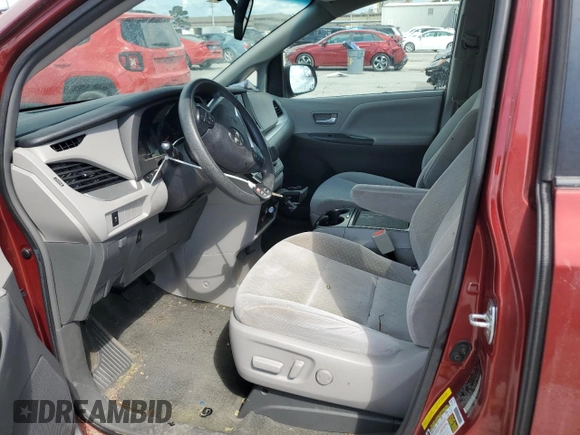2017 Toyota Sienna LE Auto Access Seat with VIN 5TDKZ3DC1HS890926, listed as a Copart auction lot 58005395 with 85,508 mi miles and Salvage title. Bid and sale history available at DreamBid. Image 7.
