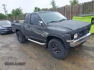 1995 Nissan Frontier SE z VIN 1N6HD16Y4SC444961, wystawiony jako IAAI lot #42489275 z przebiegiem 124 608 mil mil oraz . Historia ofert i sprzedaży dostępna na DreamBid. Obrazek 1.