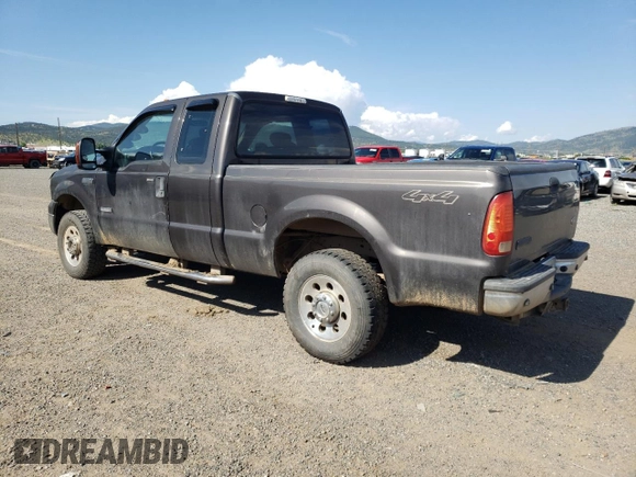 2005 Ford F-250 XL z VIN 1FTSX21P65EA82368, wystawiony jako Copart lot #57249743 z przebiegiem 209 923 mil mil oraz Czysty tytuł • Clean title. Historia ofert i sprzedaży dostępna na DreamBid. Obrazek 2.