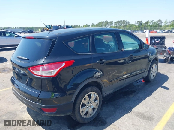 2013 Ford Escape S with VIN 1FMCU0F7XDUD47559, listed as a IAAI auction lot 42027505 with 209,394 mi miles. Bid and sale history available at carsss.com. Image 4.