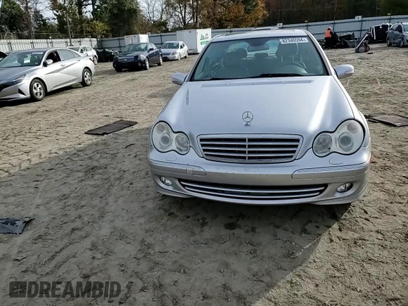 2007 Mercedes-Benz C 350 Sport z VIN WDBRF56H57F903587, wystawiony jako Copart lot #82340594 z przebiegiem 164 125 mil mil oraz Szkoda całkowita • Salvage title. Historia ofert i sprzedaży dostępna na DreamBid. Obrazek 11.
