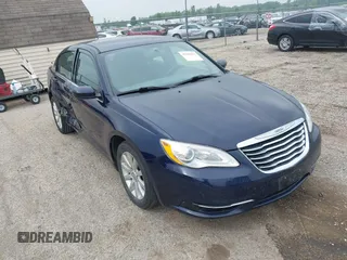 2014 Chrysler 200 Touring с VIN 1C3CCBBB7EN127566, выставлен на аукционе IAAI как лот 42423411 с пробегом 71 288 миль миль и . История ставок и продаж доступна на DreamBid. Изображение 1.