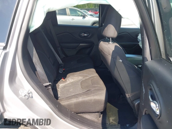 2020 Jeep Cherokee Latitude z VIN 1C4PJLCB3LD615147, wystawiony jako IAAI lot #42569825 z przebiegiem 128 952 mil mil oraz . Historia ofert i sprzedaży dostępna na DreamBid. Obrazek 8.