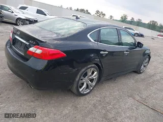2013 Infiniti M37 with VIN JN1BY1APXDM510005, listed as a IAAI auction lot 39493110 with 202,486 mi miles. Bid and sale history available at carsss.com. Image 4.