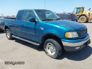 2000 Ford F-150 XL с VIN 1FTRX18L4YKA00476, выставлен на аукционе IAAI как лот 42761454 с пробегом Не указан миль и . История ставок и продаж доступна на DreamBid. Изображение 1.