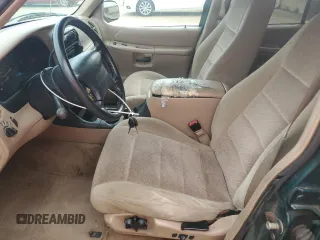 2000 Ford Explorer XLT с VIN 1FMZU73E2YZB13205, выставлен на аукционе Copart как лот 57918165 с пробегом 203 635 миль миль и Чистый • Clean title. История ставок и продаж доступна на DreamBid. Изображение 7.