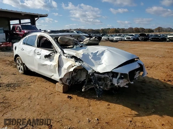 2018 Jaguar XE 25t with VIN SAJAR4FX7JCP37302, listed as a Copart auction lot 84703324 with 0 mi miles and Salvage Title. Bid and sale history available at carsss.com. Image 11.