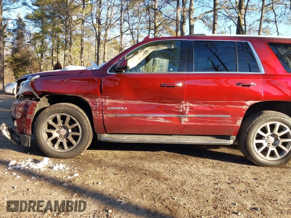2019 GMC Yukon Denali with VIN 1GKS2CKJ8KR137636, listed as a IAAI auction lot 41264171 with 153,136 mi miles. Bid and sale history available at carsss.com. Image 6.