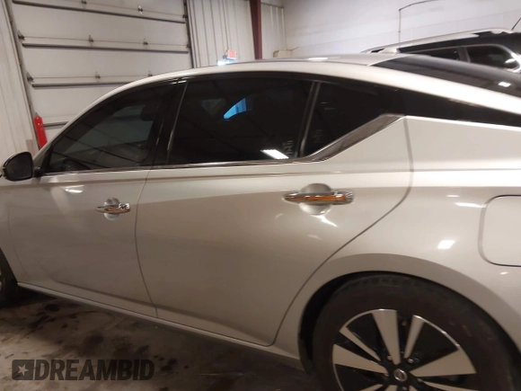 2019 Nissan Altima 2.5 SL with VIN 1N4BL4EV9KC199746, listed as a IAAI auction lot 41791017 with 86,064 mi miles. Bid and sale history available at carsss.com. Image 14.