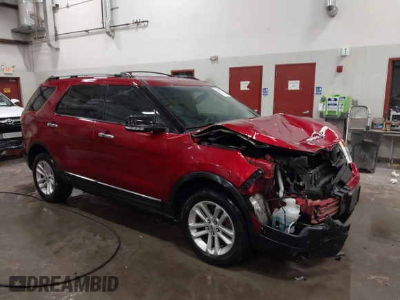 2014 Ford Explorer XLT with VIN 1FM5K8D82EGC13413, listed as a IAAI auction lot 41583376 with 138,890 mi miles and . Bid and sale history available at carsss.com. Image 1.