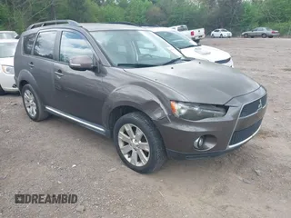 2010 Mitsubishi Outlander SE z VIN JA4AS3AW9AZ011265, wystawiony jako IAAI lot #41949245 z przebiegiem 176 641 mil mil oraz . Historia ofert i sprzedaży dostępna na DreamBid. Obrazek 1.