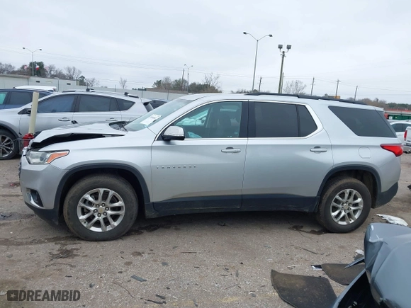 2019 Chevrolet Traverse LT Cloth with VIN 1GNERGKW2KJ291739, listed as a IAAI auction lot 41606802 with 114,608 mi miles. Bid and sale history available at carsss.com. Image 14.