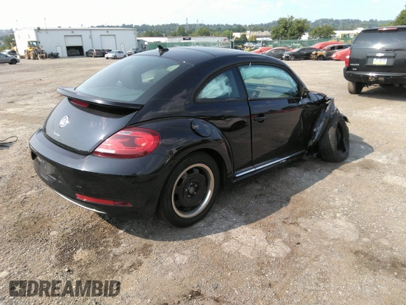 2018 Volkswagen Beetle S z VIN 3VWFD7ATXJM705321, wystawiony jako IAAI lot #40118047 z przebiegiem Nie podano mil oraz . Historia ofert i sprzedaży dostępna na DreamBid. Obrazek 4.