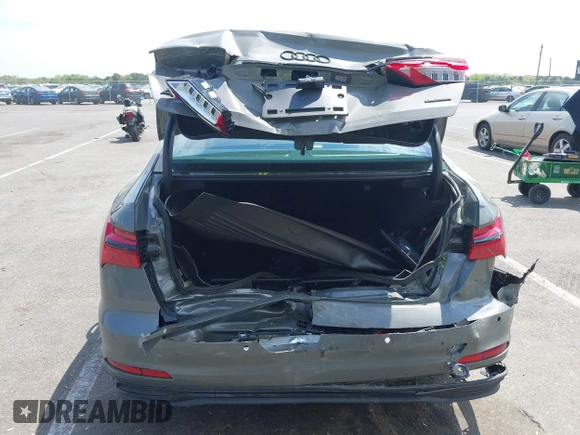 2024 Audi A6 Premium z VIN WAUD3BF2XRN036479, wystawiony jako IAAI lot #42168192 z przebiegiem 3 380 mil mil oraz . Historia ofert i sprzedaży dostępna na DreamBid. Obrazek 16.