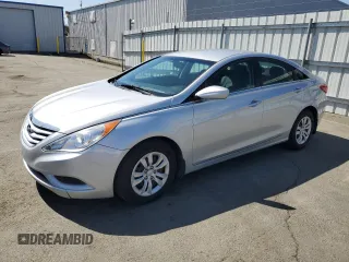 2013 Hyundai Sonata GLS z VIN 5NPEB4AC7DH566729, wystawiony jako Copart lot #57405715 z przebiegiem 94 591 mil mil oraz Czysty tytuł • Clean title. Historia ofert i sprzedaży dostępna na DreamBid. Obrazek 1.