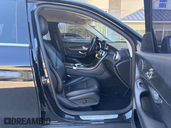2016 Mercedes-Benz GLC with VIN WDC0G4JB8GF092625, listed as a IAAI auction lot 42171677 with 110,332 mi miles. Bid and sale history available at carsss.com. Image 5.