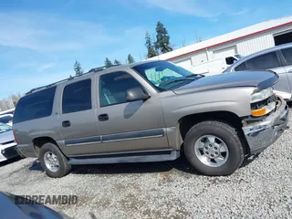 2002 Chevrolet Suburban LT with VIN 1GNFK16ZX2J138018, listed as a IAAI auction lot 41877385 with 235,161 mi miles. Bid and sale history available at carsss.com. Image 14.