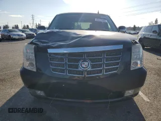 2008 Cadillac Escalade z VIN 1GYFK63858R183602, wystawiony jako Copart lot #45517605 z przebiegiem 131 197 mil mil oraz Szkody całkowita. Historia ofert i sprzedaży dostępna na DreamBid. Obrazek 5.