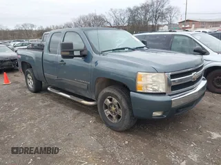 2007 Chevrolet Silverado 1500 1LT with VIN 1GCEK19C77Z631675, listed as a IAAI auction lot 41715633 with 278,502 mi miles and . Bid and sale history available at DreamBid. Image 1.