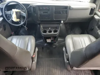 2006 GMC Savana Cargo Van with VIN 1GTEG15X861118619, listed as a Copart auction lot 82440064 with 0 mi miles and Salvage Title. Bid and sale history available at carsss.com. Image 8.