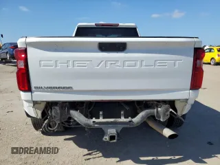 2022 Chevrolet Silverado 3500HD Work Truck with VIN 1GC4YSE78NF343400, listed as a Copart auction lot 76583984 with 111,224 mi miles and Salvage Title. Bid and sale history available at carsss.com. Image 6.