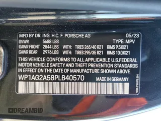 2023 Porsche Macan S z VIN WP1AG2A58PLB40570, wystawiony jako Copart lot #54801095 z przebiegiem Nie podano mil oraz Szkoda całkowita • Salvage title. Historia ofert i sprzedaży dostępna na DreamBid. Obrazek 13.