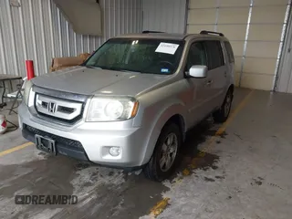 2011 Honda Pilot EX with VIN 5FNYF3H44BB022324, listed as a IAAI auction lot 42199376 with 277,735 mi miles and . Bid and sale history available at carsss.com. Image 17.