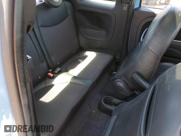 2015 FIAT 500e с VIN 3C3CFFGE2FT685425, выставлен на аукционе Copart как лот 62751915 с пробегом 48 372 миль миль и Списание • Salvage title. История ставок и продаж доступна на DreamBid. Изображение 10.