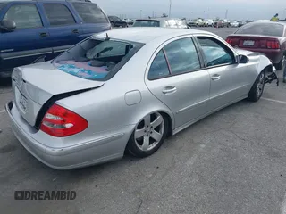 2004 Mercedes-Benz E 320 with VIN WDBUF65J94A571702, listed as a IAAI auction lot 41899412 with 123,570 mi miles and . Bid and sale history available at carsss.com. Image 4.