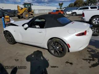 2020 Mazda MX-5 Miata Grand Touring z VIN JM1NDAD74L0416564, wystawiony jako Copart lot #80306624 z przebiegiem 32 732 mil mil oraz Szkoda całkowita • Salvage title. Historia ofert i sprzedaży dostępna na DreamBid. Obrazek 2.