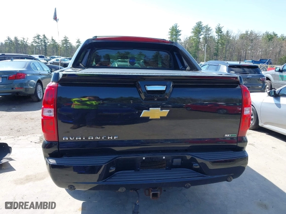 2012 Chevrolet Avalanche LT with VIN 3GNTKFE72CG160193, listed as a IAAI auction lot 42002570 with 147,030 mi miles. Bid and sale history available at carsss.com. Image 16.