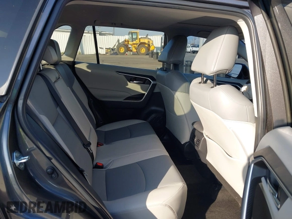 2021 Toyota RAV4 XLE Premium with VIN 2T3C1RFV8MC171440, listed as a IAAI auction lot 41146167 with 45,258 mi miles. Bid and sale history available at carsss.com. Image 8.