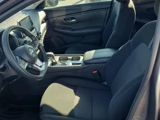 2024 Nissan Sentra SV z VIN 3N1AB8CV2RY295564, wystawiony jako IAAI lot #42796380 z przebiegiem 30 664 mil mil oraz . Historia ofert i sprzedaży dostępna na DreamBid. Obrazek 32.