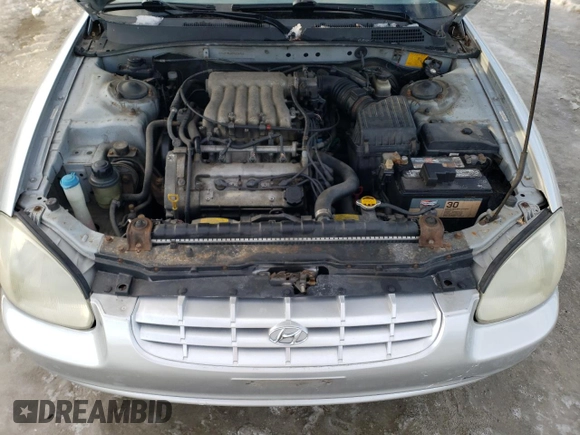 2000 Hyundai Sonata GLS with VIN KMHWF35V0YA224725, listed as a Copart auction lot 46110805 with 82,863 mi miles and Clean Title. Bid and sale history available at carsss.com. Image 11.