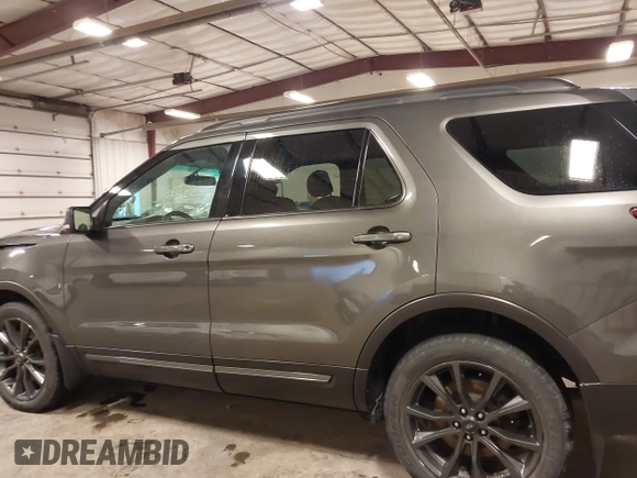 2017 Ford Explorer XLT with VIN 1FM5K8D86HGA22842, listed as a IAAI auction lot 41979924 with 103,486 mi miles and . Bid and sale history available at carsss.com. Image 14.