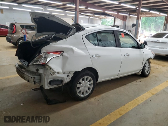 2016 Nissan Versa SV z VIN 3N1CN7AP3GL916917, wystawiony jako Copart lot #55994285 z przebiegiem Nie podano mil oraz Szkoda całkowita • Salvage title. Historia ofert i sprzedaży dostępna na DreamBid. Obrazek 3.