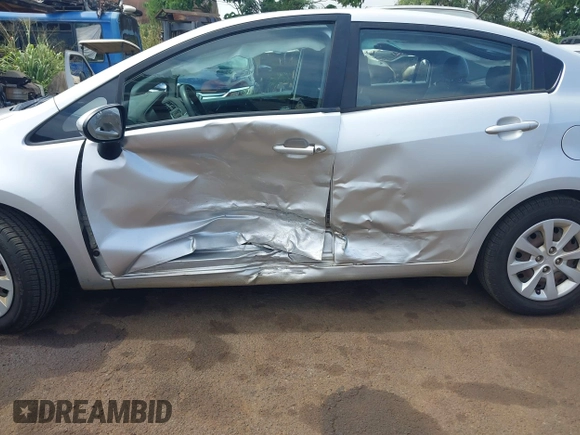2016 Kia Rio LX with VIN KNADM4A33G6638575, listed as a IAAI auction lot 41828931 with 76,220 mi miles. Bid and sale history available at carsss.com. Image 6.