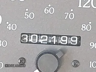 1997 Infiniti QX4 z VIN JNRAR05Y3VW000457, wystawiony jako IAAI lot #41714875 z przebiegiem 302 199 mil mil oraz . Historia ofert i sprzedaży dostępna na DreamBid. Obrazek 13.