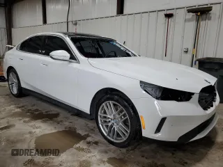 2024 BMW 5 Series 530i xDrive с VIN WBA53FJ08RCP95113, выставлен на аукционе Copart как лот 51793015 с пробегом Не указан миль и Списание • Salvage title. История ставок и продаж доступна на DreamBid. Изображение 4.