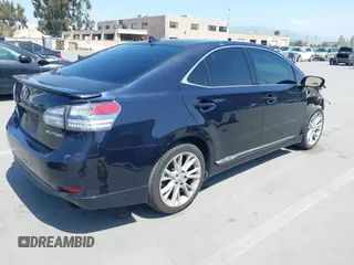 2010 Lexus HS 250h z VIN JTHBB1BAXA2023644, wystawiony jako IAAI lot #42157538 z przebiegiem 160 088 mil mil oraz . Historia ofert i sprzedaży dostępna na DreamBid. Obrazek 4.