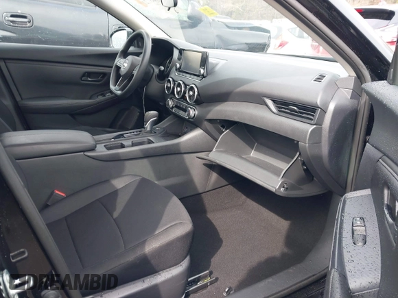 2024 Nissan Sentra S z VIN 3N1AB8BV8RY248783, wystawiony jako IAAI lot #41763721 z przebiegiem 7 693 mil mil oraz . Historia ofert i sprzedaży dostępna na DreamBid. Obrazek 5.