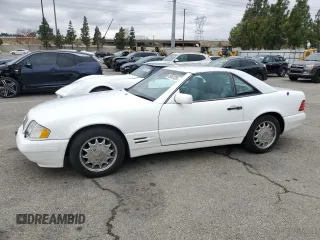 1997 Mercedes-Benz SL 500 z VIN WDBFA63F5VF143197, wystawiony jako Copart lot #45003735 z przebiegiem 100 252 mil mil oraz Szkoda całkowita • Salvage title. Historia ofert i sprzedaży dostępna na DreamBid. Obrazek 1.