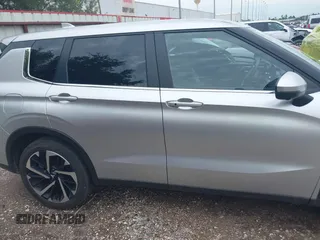 2024 Mitsubishi Outlander SE z VIN JA4J3VA83RZ068485, wystawiony jako IAAI lot #42483073 z przebiegiem 28 120 mil mil oraz . Historia ofert i sprzedaży dostępna na DreamBid. Obrazek 14.
