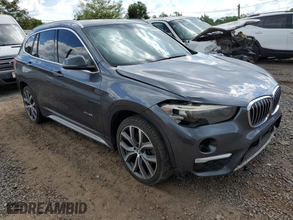 2016 BMW X1 xDrive28i z VIN WBXHT3C31GP881961, wystawiony jako Copart lot #56494955 z przebiegiem Nie podano mil oraz Czysty tytuł • Clean title. Historia ofert i sprzedaży dostępna na DreamBid. Obrazek 4.