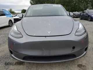 2024 Tesla Model Y Long Range with VIN 7SAYGDEE1RF159332, listed as a Copart auction lot 61179495 with 9,259 mi miles and Salvage title. Bid and sale history available at DreamBid. Image 5.